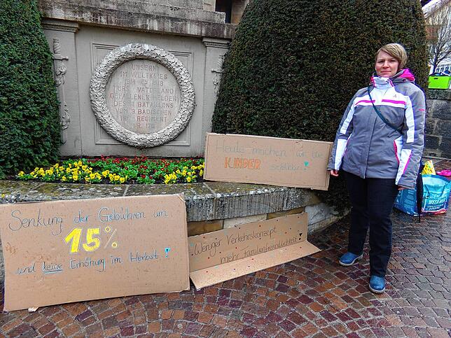 Marina Ott gehört zu der Eltern, die gegen die Kostensteigerung bei den Kindergarten-Elternbeiträgen auf die Straße gehen.