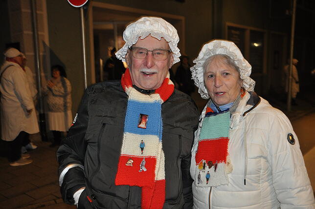 Bild 3: Hemdglonker-Umzug in Markdorf: Hunderte Narren im weißen „Nachthemed“ – die besten Bilder!