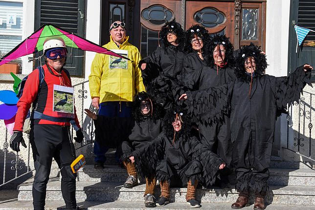 Als ob sie es geahnt hätten, hatten sich mehrere Heiligenberger in der Fastnacht als Waldrappe verkleidet.