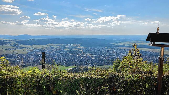 Der Dreifaltigkeitsberg bei Spaichingen ist ein beliebtes Ausflugsziel für Jung und Alt. Von hier aus hat man einen tollen Blick auf ...