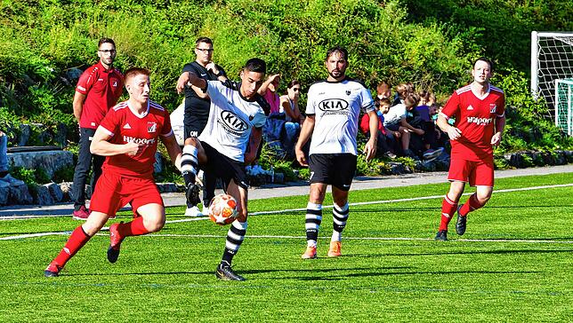 Bild 12: FC RW Weilheim setzt sich im Derby mit 5:3 gegen den FC Tiengen 08 durch &ndash; und wir haben Bilder!