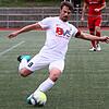 Wieder am Ball: Nach sechs Spielzeiten beim FC Erzingen und einer halbjährigen Pause spielt Stefan Fels (33) künftig wieder für seinen ...