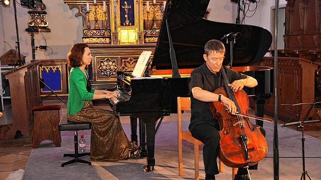 Bravourös und mit großer Leidenschaft präsentierte das Duo Grossenbacher/Miloslavskayas in der Kirche St. Katharina in Kaiserstuhl einen ...
