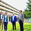 Staatssekretärin Ute Leidig (Zweite von rechts) beim Besuch in der Espan--Klinik. Rechts Grünen-Landtagsabgeordnete Martina Braun. Von ...