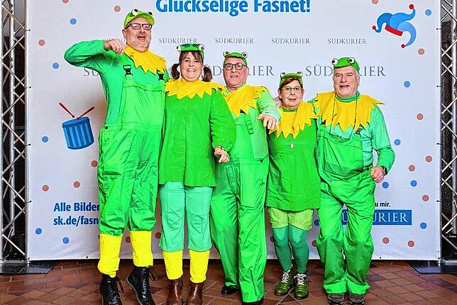 Bild 18: Bilder der SWR-Fasnacht im Konzil: Strahlende Narren vor der SÜDKURIER-VIP-Wand