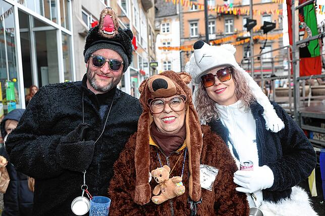 Bild 27: Fasnacht 2025 in Konstanz: Diese Bilder zeigen das bunte Narrentreiben auf der Marktstätte!