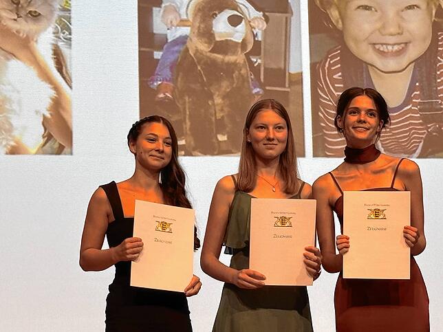Bild 11: Große Feier: Der Abiball des sozialwissenschaftlichen Gymnasiums Bad Säckingen
