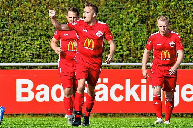 Bild 3: FC Wallbach sichert sich ein 2:2 gegen den FC Schönau &ndash; und wir haben die Bilder!