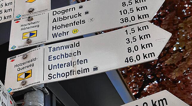 Durch Waldshut führt der Hochrhein-Höhenweg von Basel nach Schaffhausen und der Hotzenwald-Querweg von Schopfheim nach Waldshut.