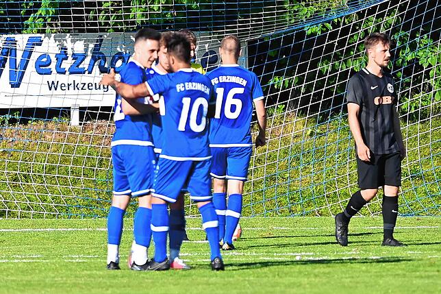 Bild 11: FC Erzingen steigt nach 3:2 gegen FC Emmendingen in die Landesliga auf &ndash; wir haben Bilder!