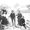 In Cordhosen und Gamaschen zum Gipfel: Mitglieder der Sektion Tübingen sind auf dieser Fotografie von 1900 zu sehen. Bild: Archiv DAV