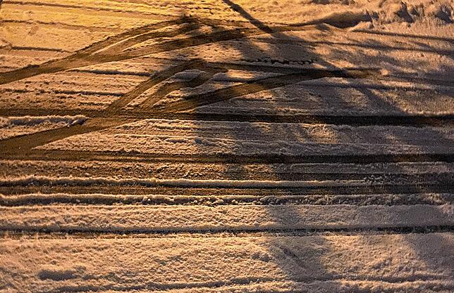 Schneeglatte Straßen sorgten für ein Verkehrschaos.