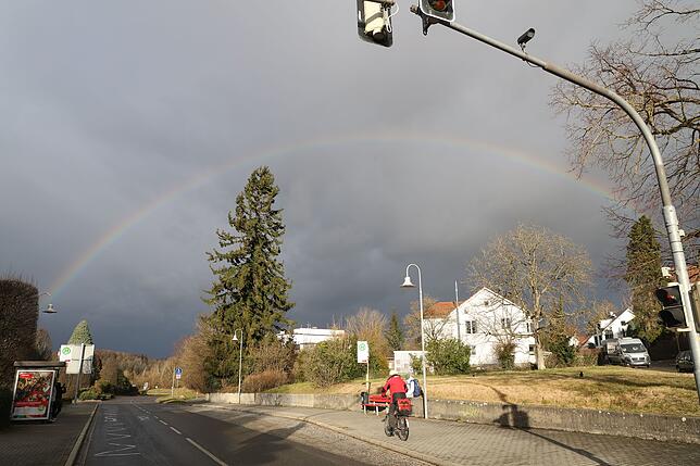 Ein Regenbogen von Allmannsdorf aus fotografiert.