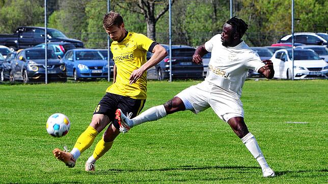 Für den SV Denkingen (links Manuel Oberdorfer im Spiel gegen den ESV Südstern Singen) wird es ernst am Sonntag. Nur mit einer starken ...
