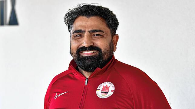 Erfolgreich: Eren Halis (45) trainiert seit 2023 den DTFV Bad Säckingen und stieg im Sommer in die B-3 auf.