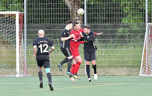 Bild 4: FC Wallbach siegt 6:2 beim FV Lörrach-Brombach II &ndash; und wir haben die Bilder!
