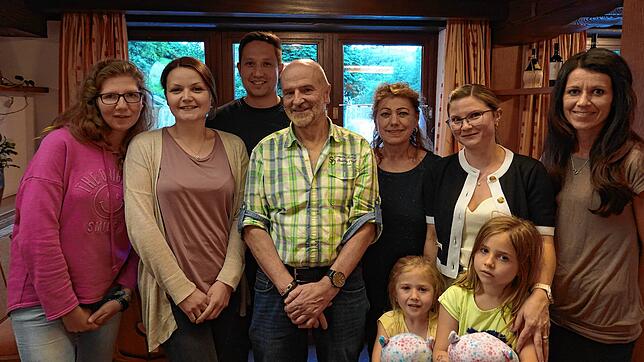Der Vorstand (von links): Jessica Neher (Beisitzerin), Carina Schreiner (Beisitzerin), Christopher Kromer (Kassierer), Johannes Gehri ...