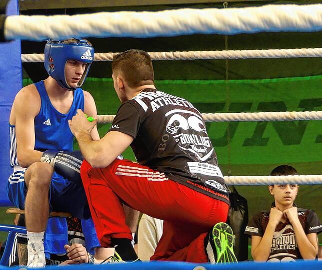 Trainer Jakob Gretz mit David Kreis, Deutscher Meister. Bild: Boxclub Pfullendorf