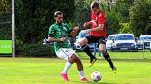 Keinen Sieger gab es im Landesliga-Spitzenspiel. Der FC Überlingen (Jannik Gerlach, rechts) und der VfR Stockach (Bilal Rüzgar) trennten ...