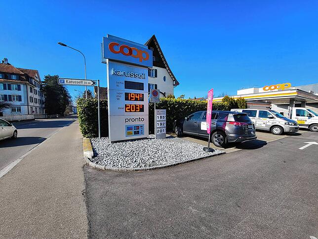 Eine Tankstelle in Kreuzlingen am 4. März 2022. Auch hier steigen die Preise