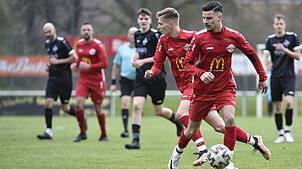 Erfolgsduo: Ibrahim Güler (rechts, auf dem Archivfoto) und Marc Schäuble (dahinter) erzielten die vier Tore für den FC Wallbach zum ...