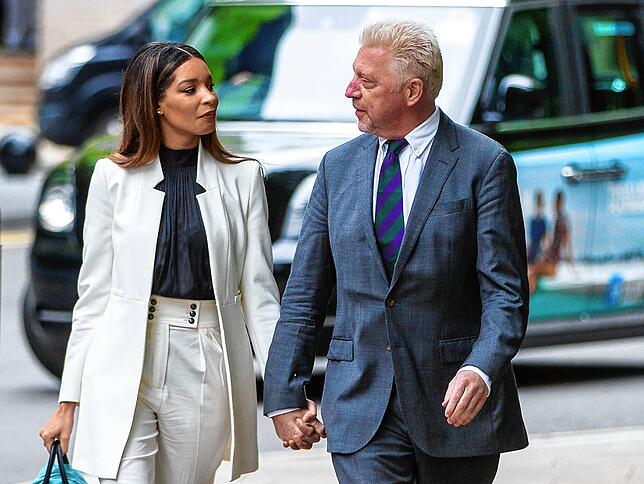 Boris Becker mit seiner Lebensgefährtin Lilian de Carvalho Monteiro vor der Strafmaßverkündung. Seine Partnerin ist Risikoanalystin.