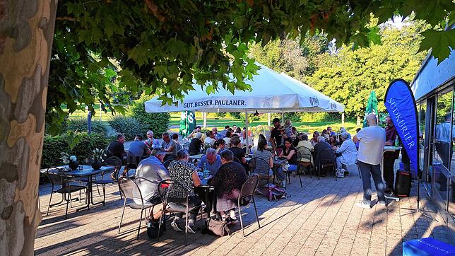 Bild 18: Die Köpfe rauchen bei der dritten SÜDKURIER-Quiznacht in bad Säckingen - das sind die Bilder