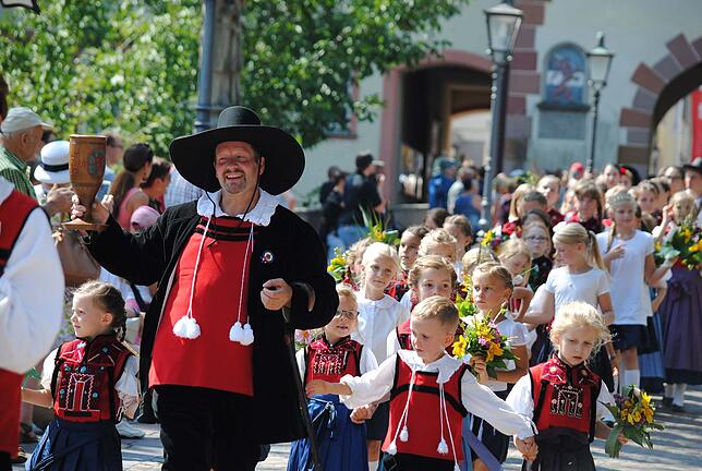 Bild 1: Bilder vom Jubiläumsumzug der 550. Waldshuter Chilbi mit 2000 Teilnehmern