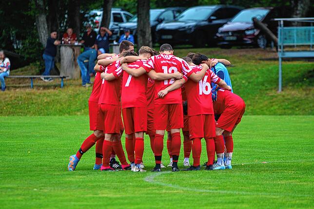 Bild 4: Spvgg. Wutöschingen siegt 4:1 beim FC Dettighofen – und wir haben Bilder!