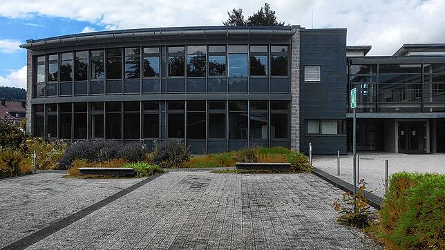 Bild : Student lehrt Schülern Mathematik &ndash; und wie findet das die Schule?