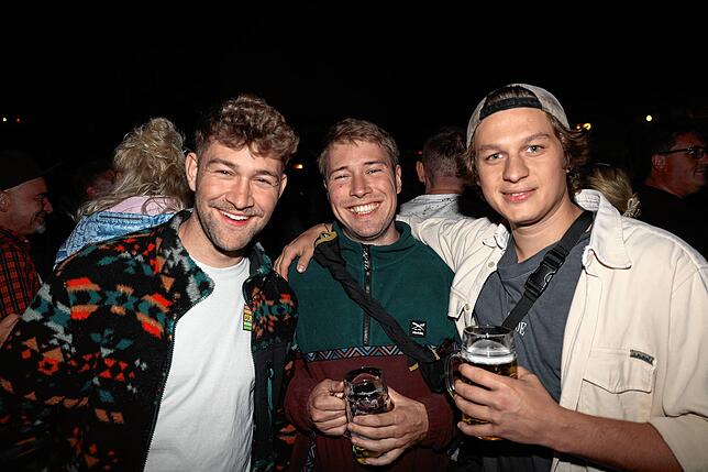 Bild 14: Wollmatinger Dorffest 2025: Wilde Engel bringen Stimmung und Partyfeeling pur