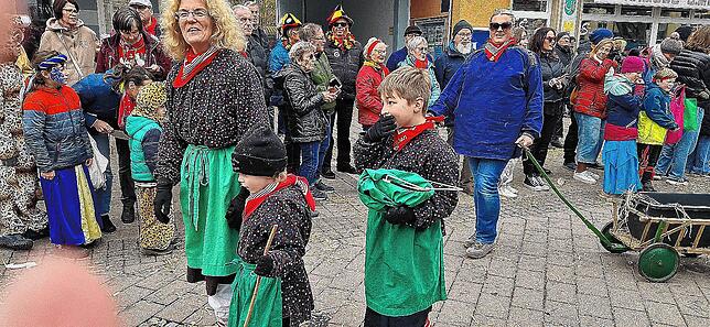 Bild 21: Der Montagsumzug in Bad Dürrheim setzt den gutgelaunten Punkt unter die diesjährige Fasnet &ndash; Teil 2
