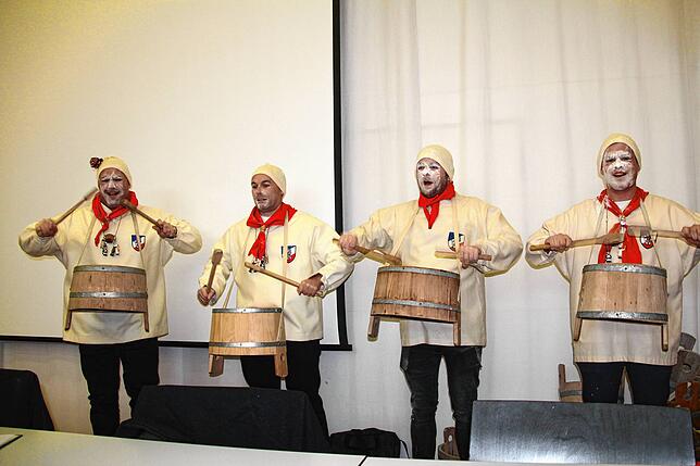 Bild 17: Narro-Zunft Waldshut startet am 11.11 mit lautem Getrommel in die Fasnacht