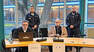 Während der 35-Jährige für die Schießerei an der Eni-Tankstelle eine Haftstrafe erhält, kommt der 20-jährige Angeklagte (im Bild) mit ...