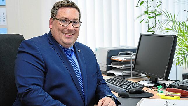 Verlässt für seine Bürger den Schreibtisch: Patrick Krauss, Bürgermeister von Moos.
