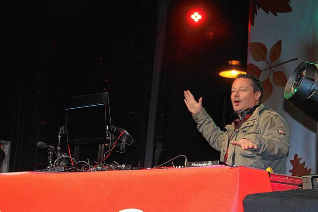 Bild 7: Jubiläums-Herbstfest beginnt mit SWR3-Party auf dem Rathausplatz