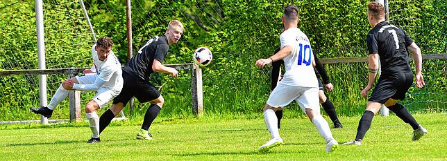 Bild 14: FC Erzingen siegt mit 6:3 bei der Spvgg. Brennet-Öflingen &ndash; und wir haben die Bilder!