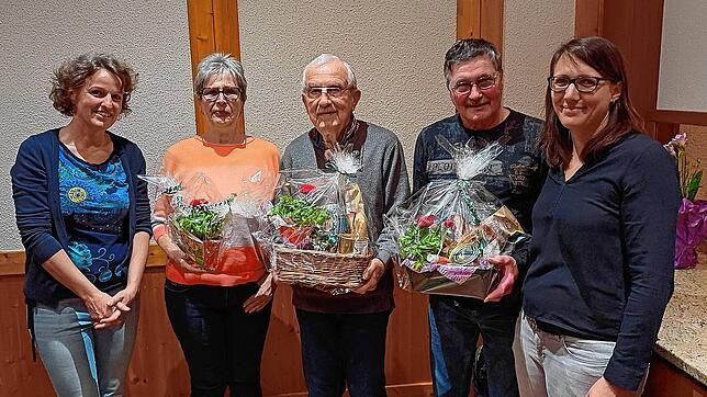 In der Hauptversammlung des Obst- und Gartenbauverein Murg, die jüngst im Gasthaus „Engel“ Niederhof abgehalten wurde, ehrten die beiden ...