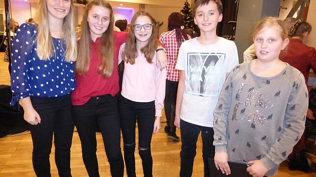 Nach dem Konzert des Realschulprojektchors mit dem Chor Via Lumina im Dezember in Blumberg erklärten die Realschüler Maika Vetter (von ...