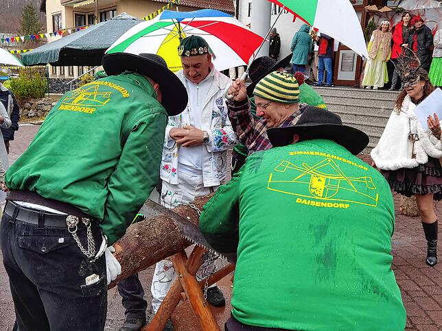 Bild 28: Fasnacht 2025: Narren übernehmen Daisendorfer Rathaus - die schönsten Bilder!