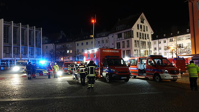 Einsatzleitung auf dem Adenauerplatz