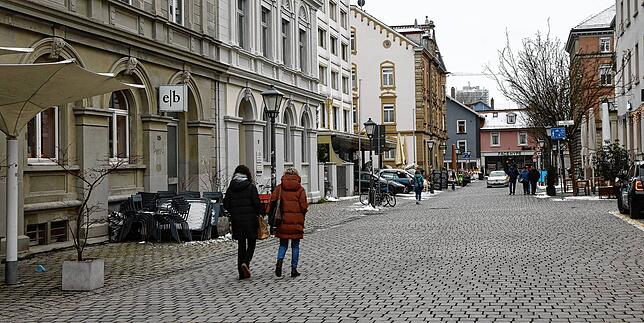 Gemütliches Bummeln in der Sigismundstraße ist künftig an Tagen mit viel Verkehr nicht mehr möglich. Dafür dürfen hier dann Autos ...