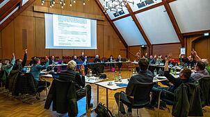 Mit nur zwei Gegenstimmen beschloss der Gemeinderat von Immenstaad jetzt, die Linzgauhalle in der kostengünstigsten Variante zu sanieren.