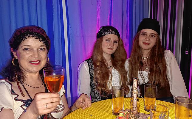 Bild 20: Waldshut: Frauen feiern ausgelassen bei der unvergesslichen Frauenfasnacht – Bilder hier!
