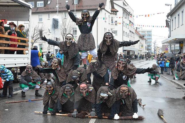 Bild 20: Bilder vom Narrensprung beim Ringtreffen des Alemannischen Narrenrings (Teil 1)