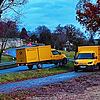 Bei einem Unfall bei Gallmannsweil landete ein Postauto auf der Leitplanke.