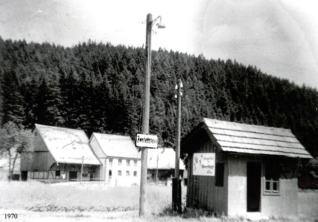 Viele ältere Bregtalbahnnutzer werden sich noch an das Zindelsteiner Bahnhöfle erinnern. B