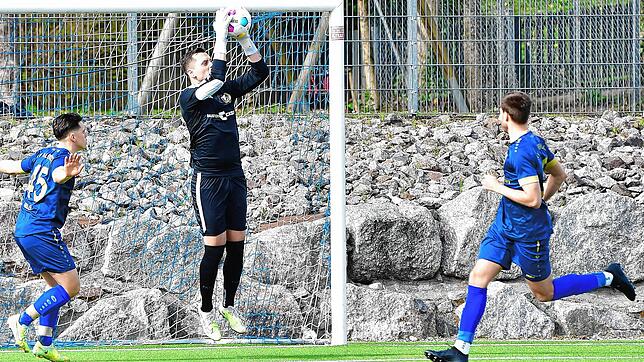 Starker Auftritt: Torwart Ludwig Jehle machte beim 1:1 des SV Albbruck gegen den FC Erzingen ein starkes Spiel und parierte zudem einen ...