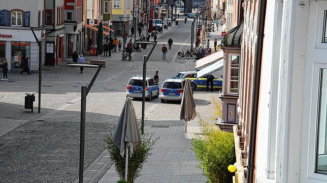 Kommunaler Ordnungsdienst und Polizei kooperieren, um die notwendigen Kontrollen bei der Umsetzung der Landesverordnung durchzuführen, ...