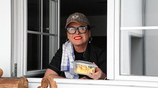 Eine Wirtin mit Herz: Alexandra Brutsche kocht ab kommenden Montag im Gasthaus &bdquo;Rebstock&ldquo; warme Mahlzeiten für Senioren. Das ...